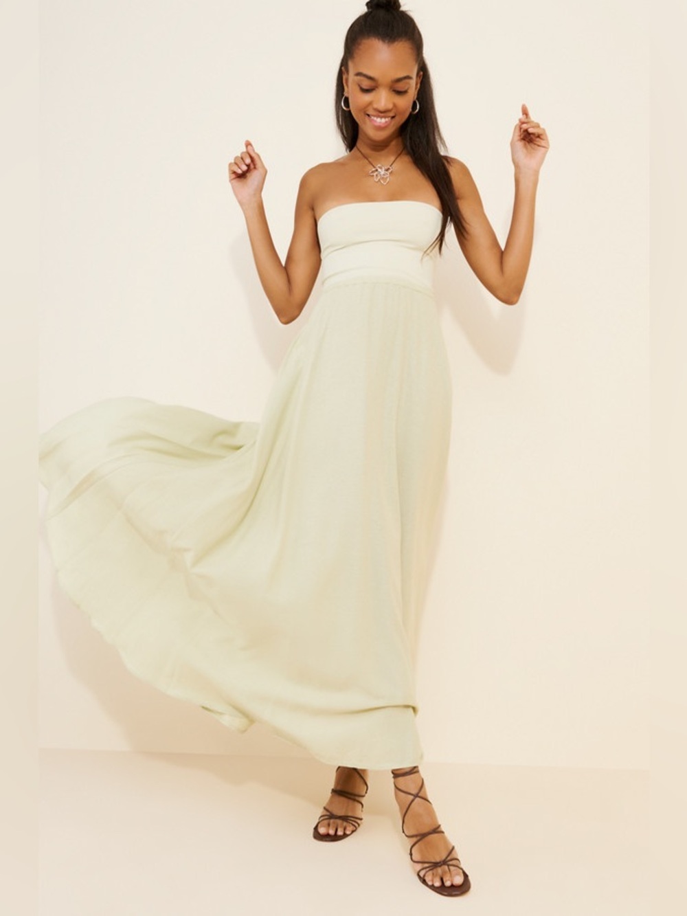 Alexandra Bueno Verano green strapless maxi  dress